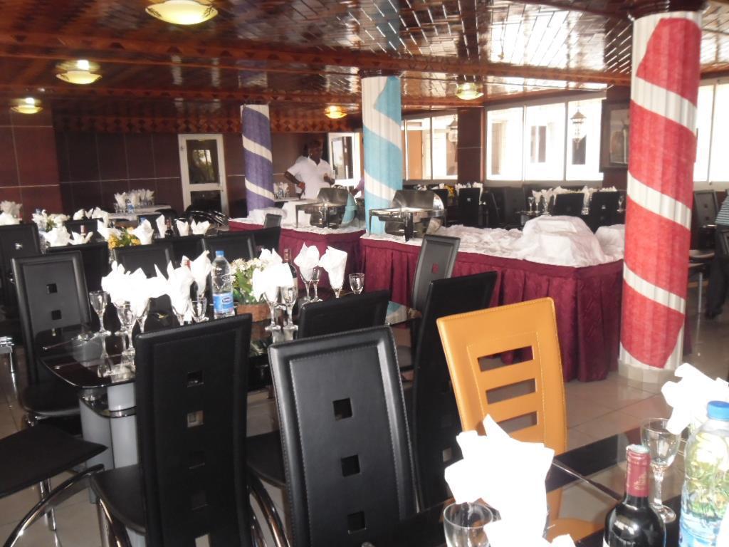 Afrique Hotel Douala Airport Ngoại thất bức ảnh