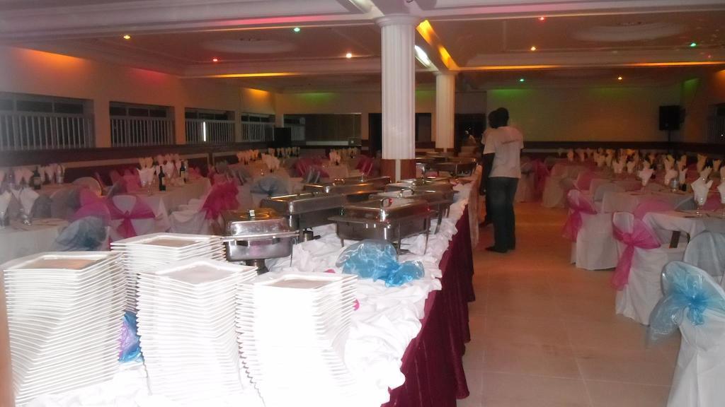 Afrique Hotel Douala Airport Ngoại thất bức ảnh