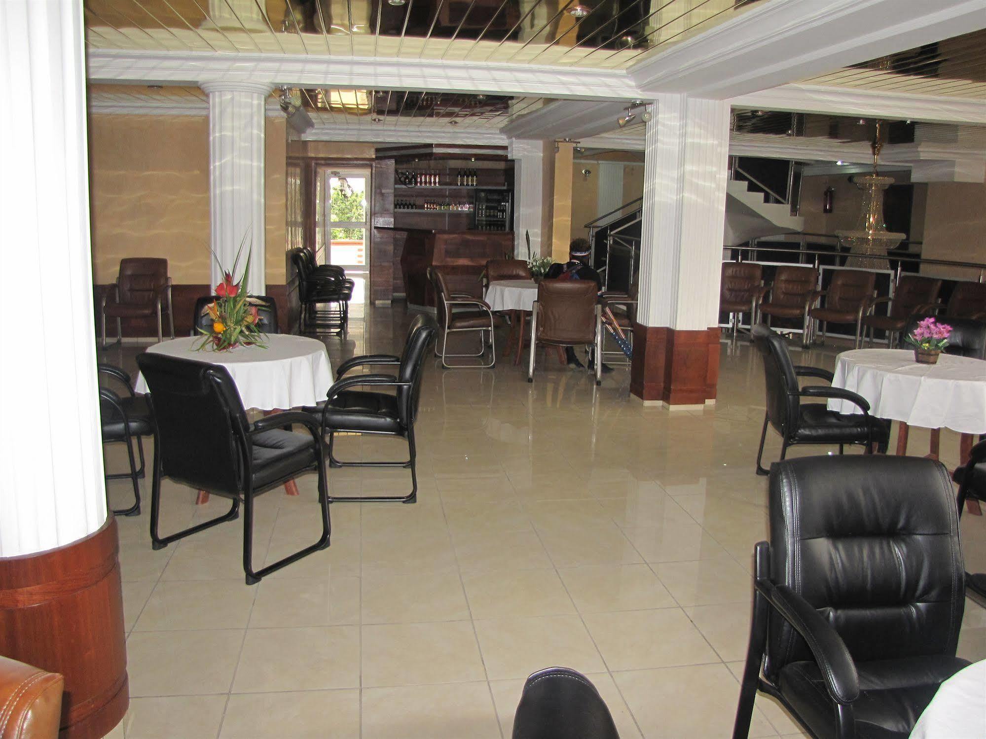 Afrique Hotel Douala Airport Ngoại thất bức ảnh