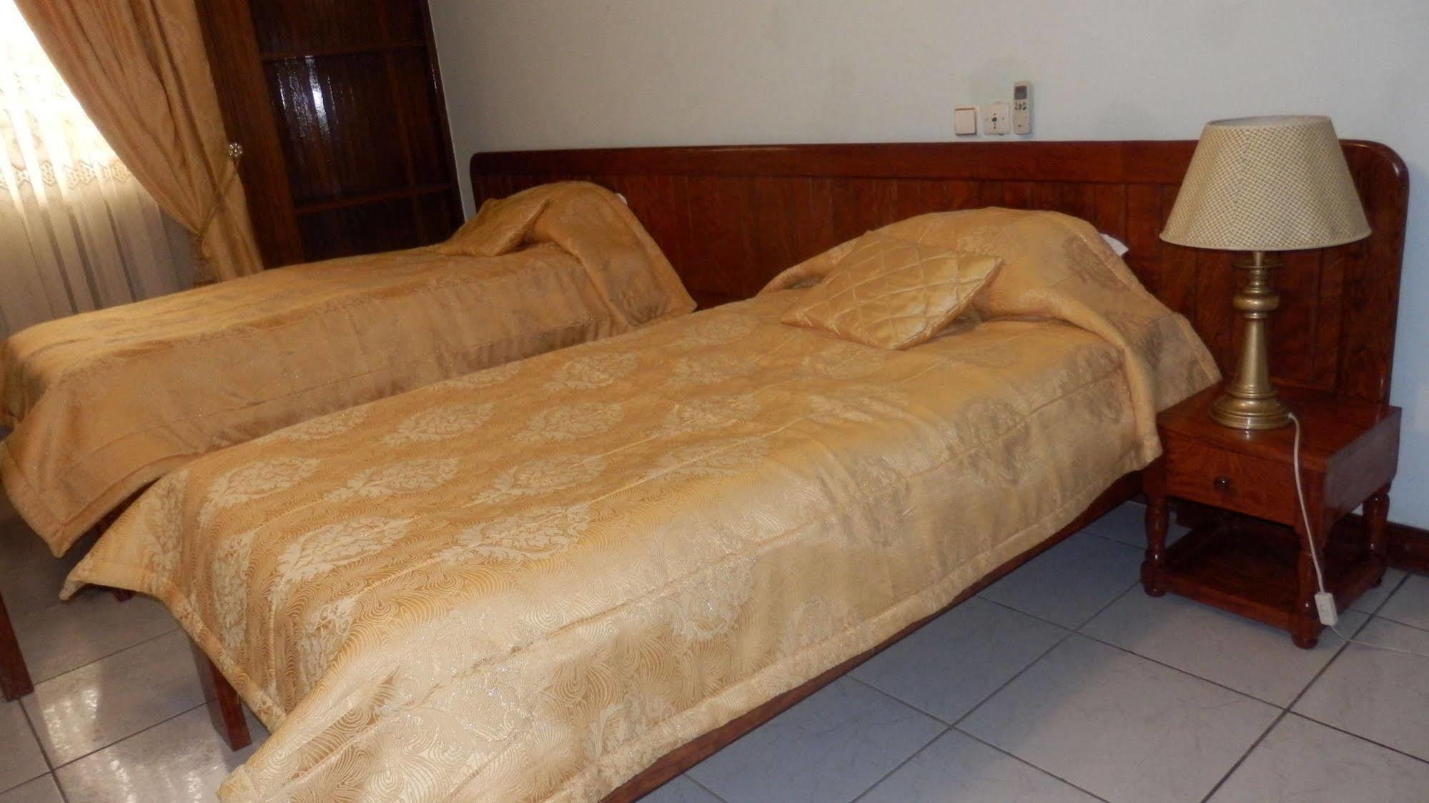 Afrique Hotel Douala Airport Ngoại thất bức ảnh
