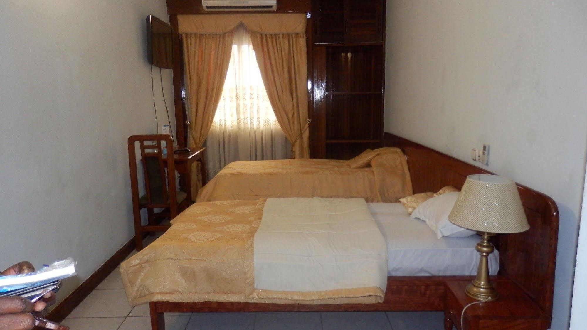 Afrique Hotel Douala Airport Ngoại thất bức ảnh