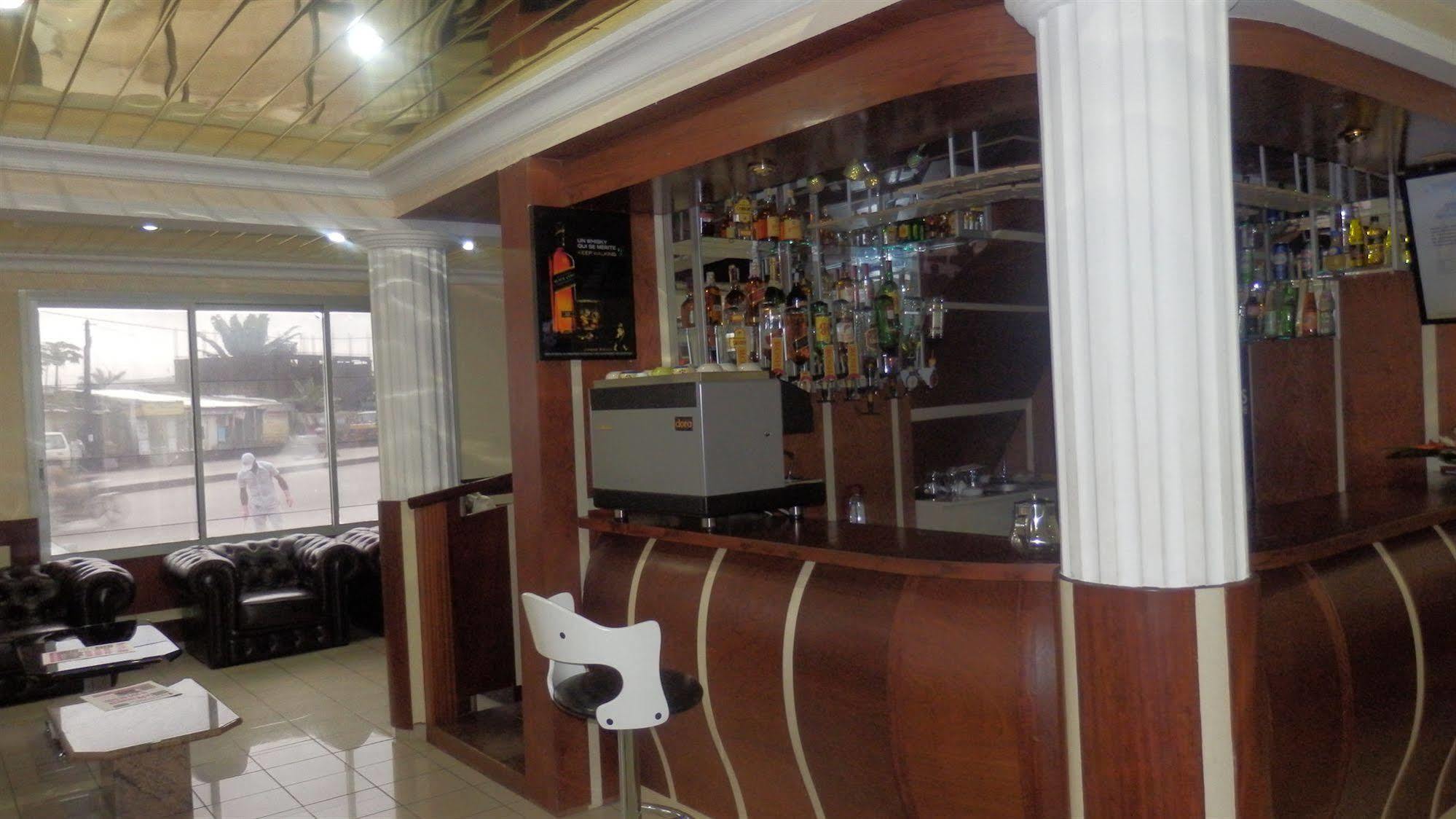 Afrique Hotel Douala Airport Ngoại thất bức ảnh