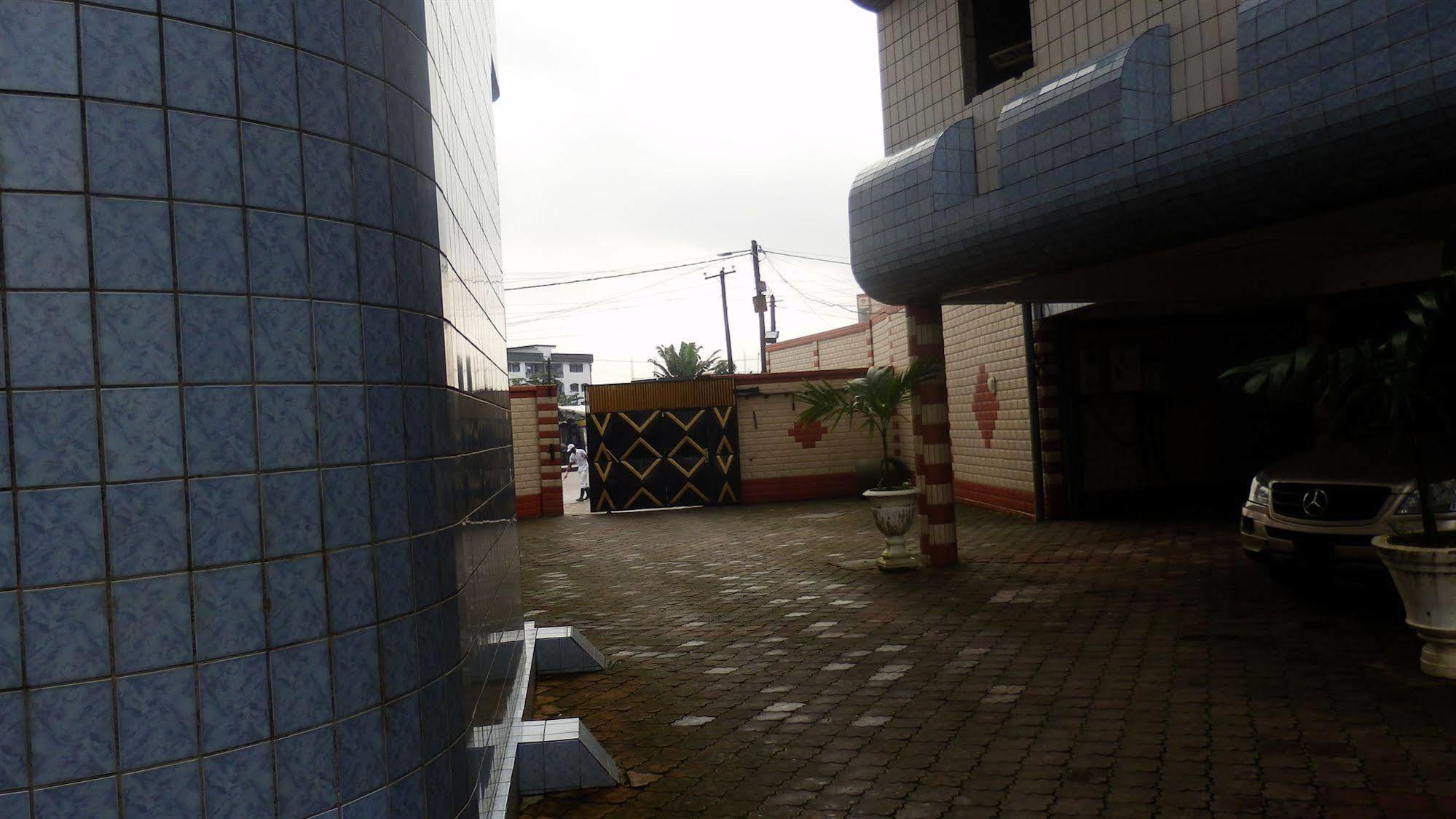 Afrique Hotel Douala Airport Ngoại thất bức ảnh
